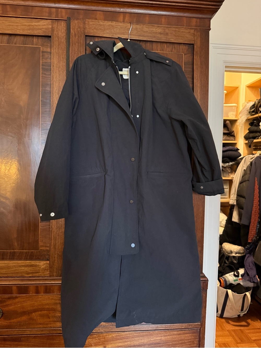 Women's Everlane Black Hooded Long raincoat - Classic medium weight Jacket